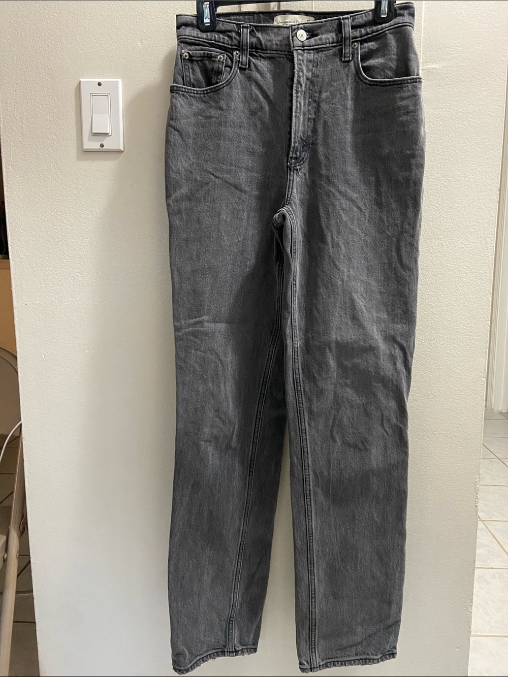 Abercrombie & Fitch High-Rise Straight Charcoal Jeans